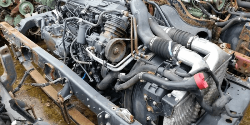 Engine Mercedes OM366LA under the hood